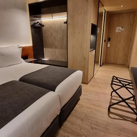 Готель Principe Avila 4*